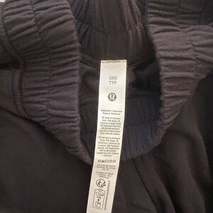 Becalm lululemon mid-rise pant